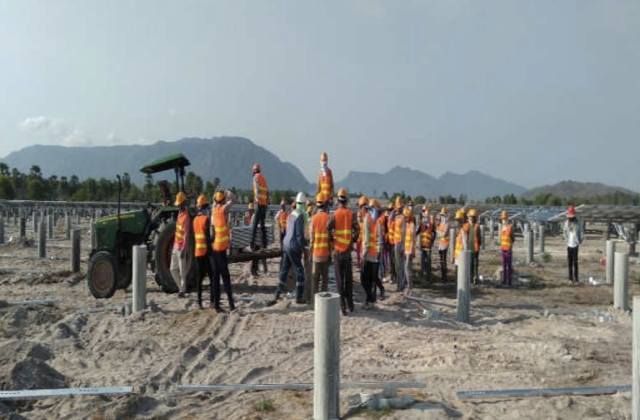 Lắp đặt dự án HT Solar Farm điện năng lượng mặt trời